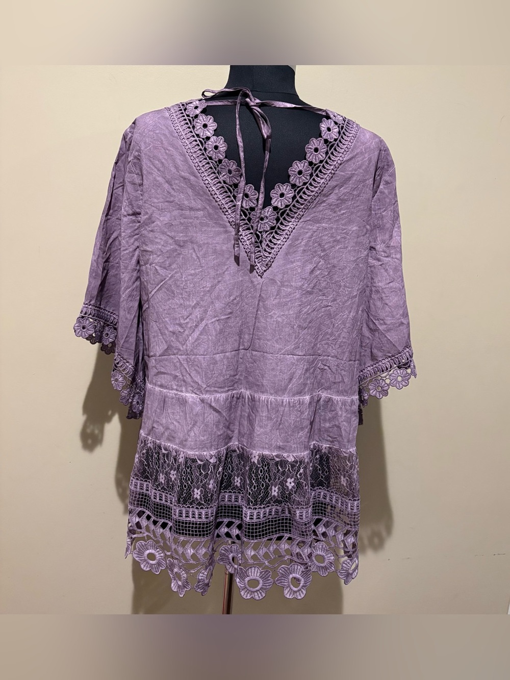 Indigo thread co Women's Lavender Crochet-Trim V-Neck Tunic size L - Picture 4 of 11